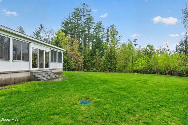 654 County Highway 138, Broadalbin, NY 12025