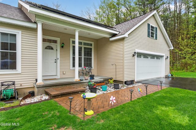 654 County Highway 138, Broadalbin, NY 12025