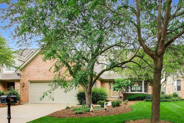 998 Plantain Court, Crystal Lake, IL 60014