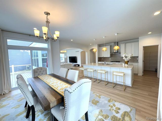 280 Honey Tree Way, Ann Arbor, MI 48103