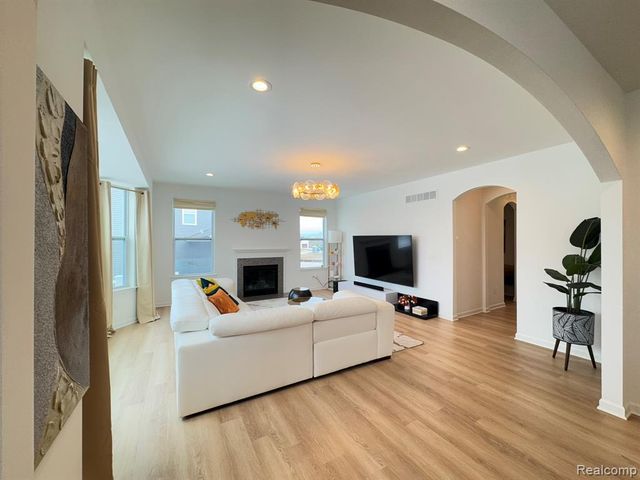 280 Honey Tree Way, Ann Arbor, MI 48103