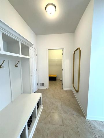 280 Honey Tree Way, Ann Arbor, MI 48103