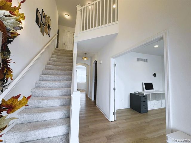 280 Honey Tree Way, Ann Arbor, MI 48103