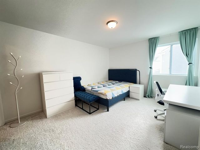 280 Honey Tree Way, Ann Arbor, MI 48103