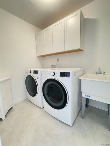 280 Honey Tree Way, Ann Arbor, MI 48103