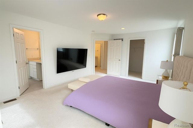 280 Honey Tree Way, Ann Arbor, MI 48103