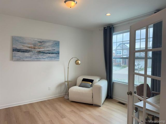 280 Honey Tree Way, Ann Arbor, MI 48103