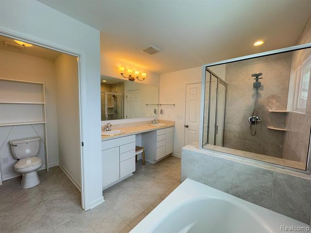 280 Honey Tree Way, Ann Arbor, MI 48103