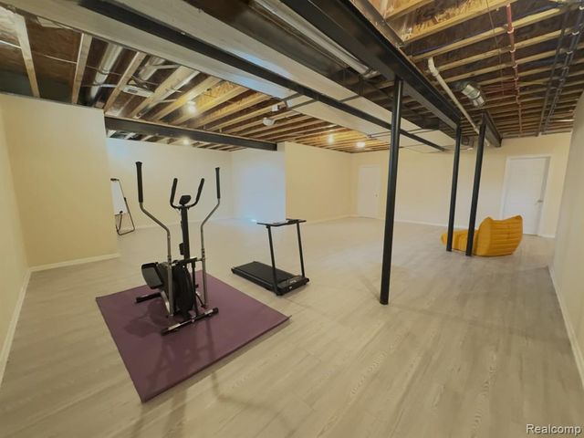 280 Honey Tree Way, Ann Arbor, MI 48103