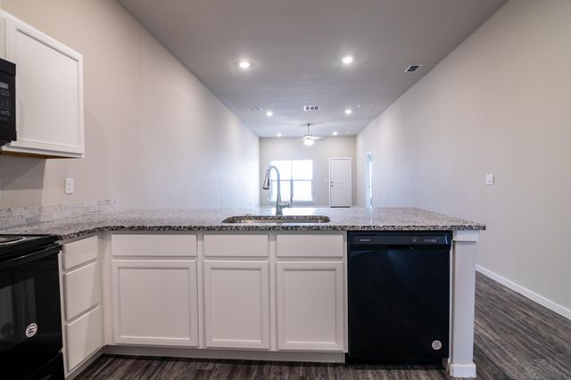 2120 Langford Avenue, Unit B, Lubbock, TX 79407