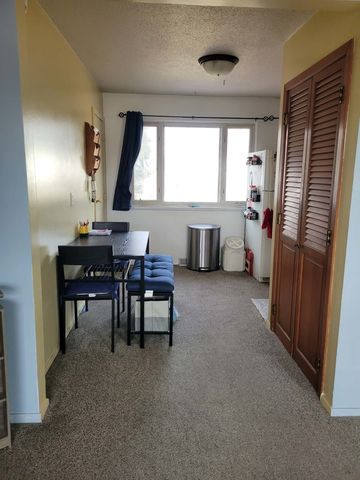 2218 North Hazelwood Avenue, Davenport, IA 52804