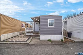 21 Helen Drive, Moonachie, NJ 07074
