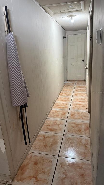 Image 11 of property listing at 1221 E 28TH AVENUE, Tampa, FL 33605