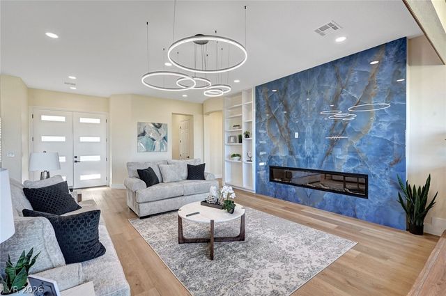 4574 Fiore Bella Boulevard, Las Vegas, NV 89135