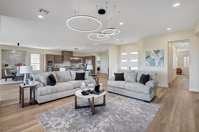 4574 Fiore Bella Boulevard, Las Vegas, NV 89135