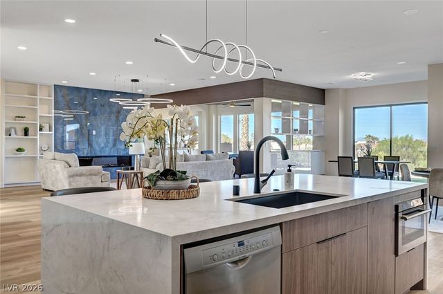 4574 Fiore Bella Boulevard, Las Vegas, NV 89135