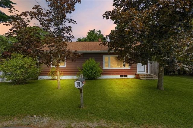39 Norman Ave, Taunton, MA 02780