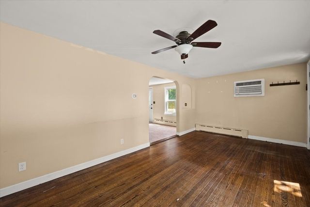 39 Norman Ave, Taunton, MA 02780