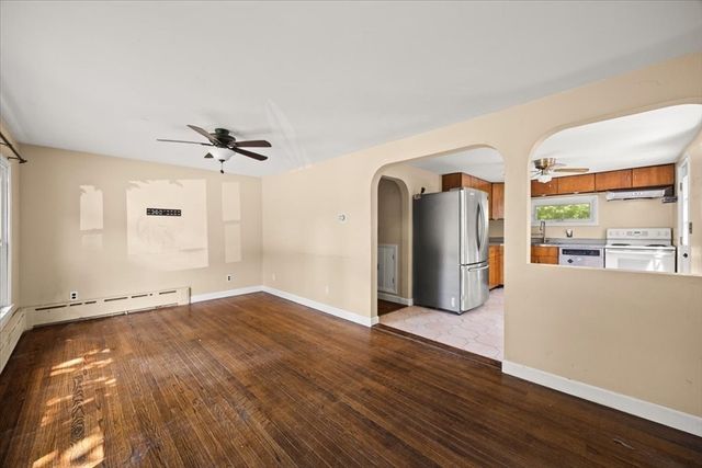 39 Norman Ave, Taunton, MA 02780