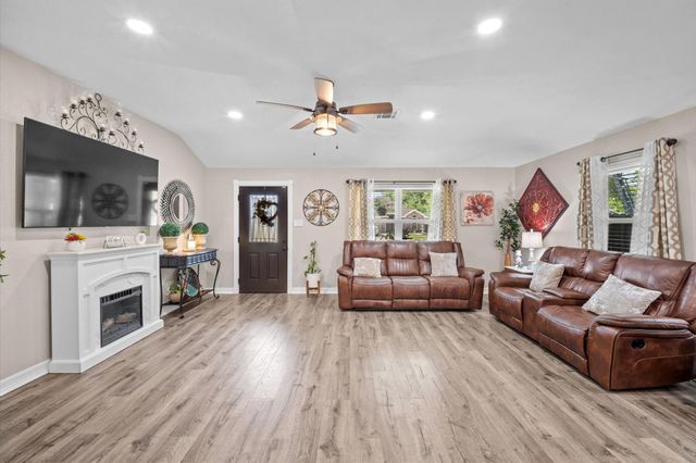 1409 Avenue I, South Houston, TX 77587