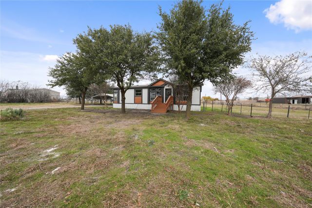 152 Pond View Drive, Decatur, TX 76234