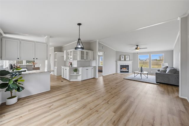 152 Pond View Drive, Decatur, TX 76234