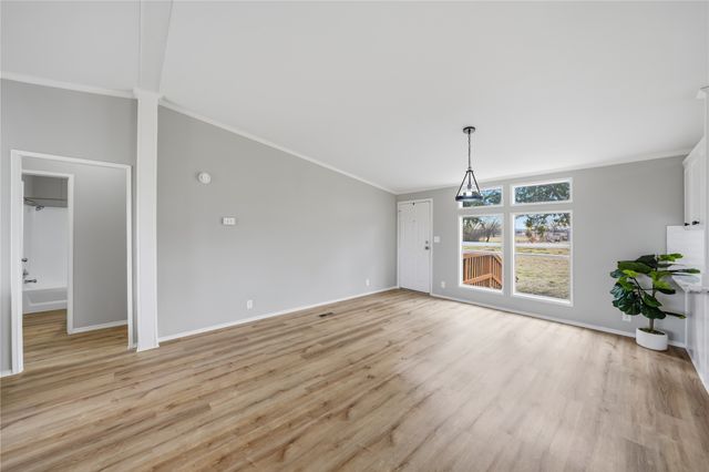 152 Pond View Drive, Decatur, TX 76234