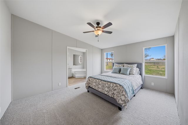 152 Pond View Drive, Decatur, TX 76234