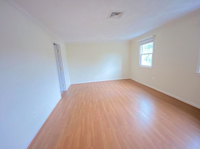 546 Lincoln St 546, Waltham, MA 02451