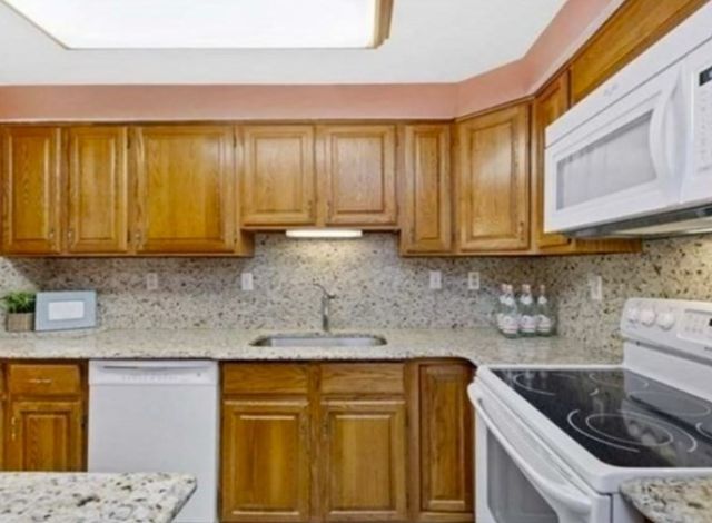 546 Lincoln St 546, Waltham, MA 02451