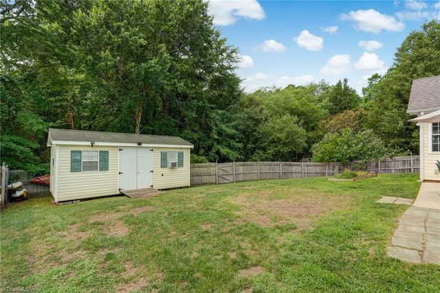 5198 Woodhollow Road, Mcleansville, NC 27301