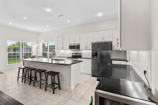 1740 Betenbough Way, Webb City, MO 64870