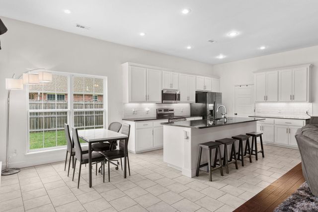 1740 Betenbough Way, Webb City, MO 64870