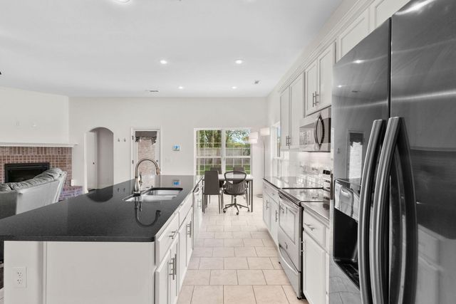 1740 Betenbough Way, Webb City, MO 64870