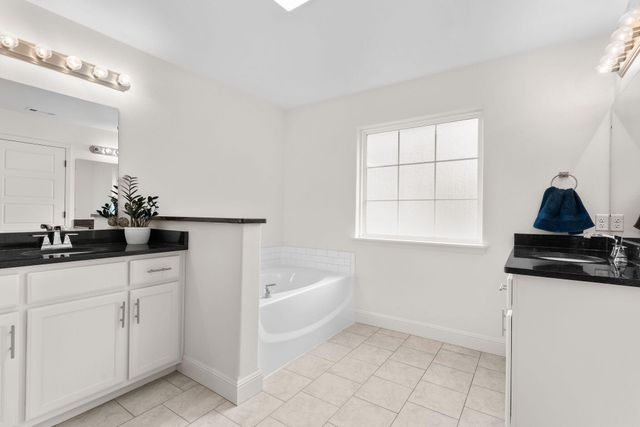 1740 Betenbough Way, Webb City, MO 64870