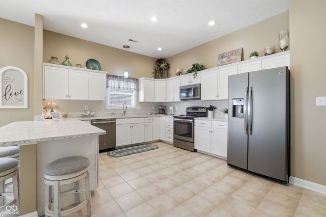 5975 S County Road 700 E, Plainfield, IN 46168