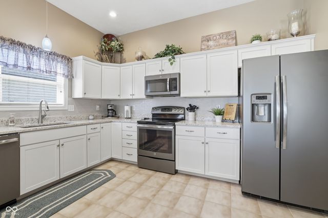 5975 S County Road 700 E, Plainfield, IN 46168