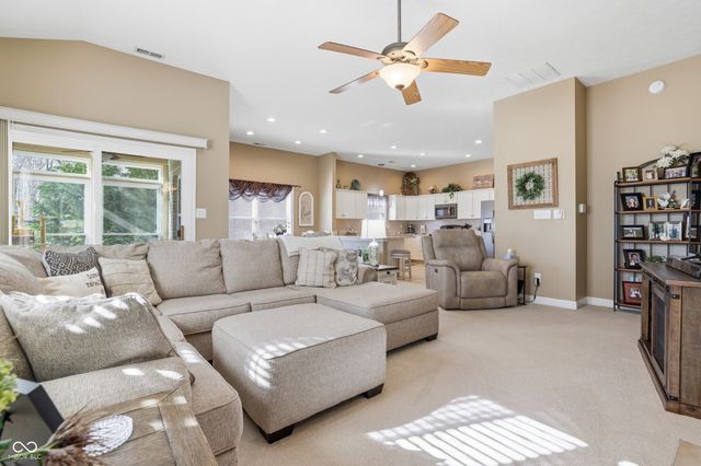 5975 S County Road 700 E, Plainfield, IN 46168