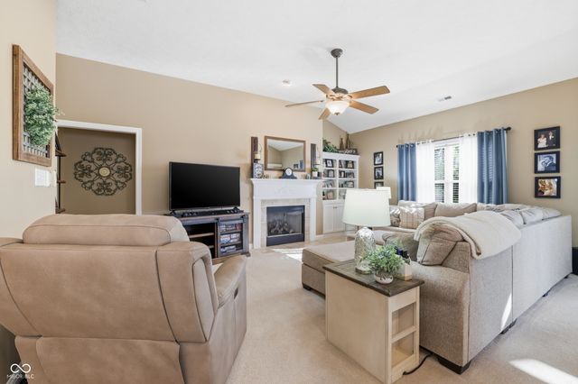 5975 S County Road 700 E, Plainfield, IN 46168