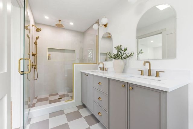 28 Howard St 1, Waltham, MA 02451