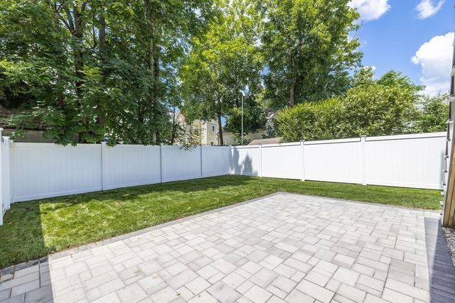 28 Howard St 1, Waltham, MA 02451