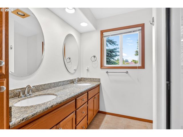 17765 Sw NELS Dr, Sherwood, OR 97140