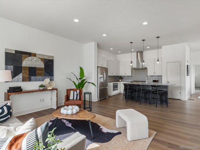 5547 Valentia St, Denver, CO 80238