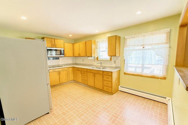 1420 Nelson Street, Schenectady, NY 12306