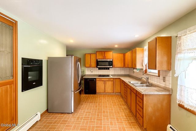 1420 Nelson Street, Schenectady, NY 12306