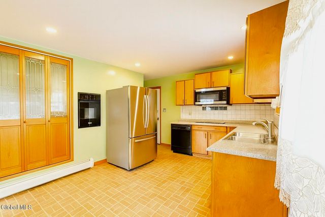 1420 Nelson Street, Schenectady, NY 12306