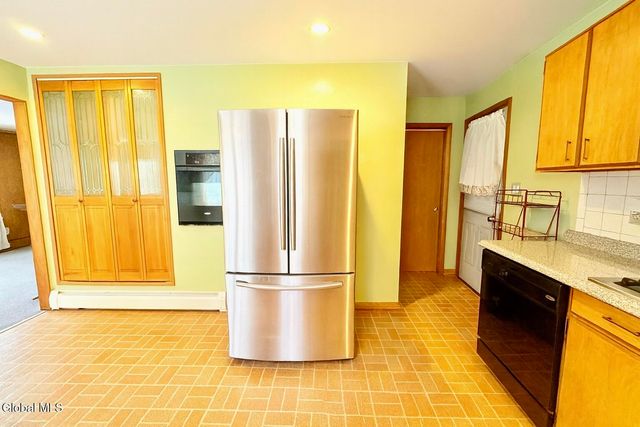 1420 Nelson Street, Schenectady, NY 12306