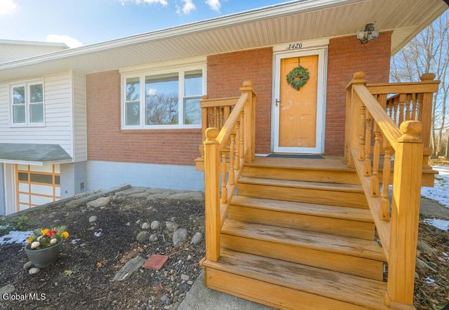 1420 Nelson Street, Schenectady, NY 12306