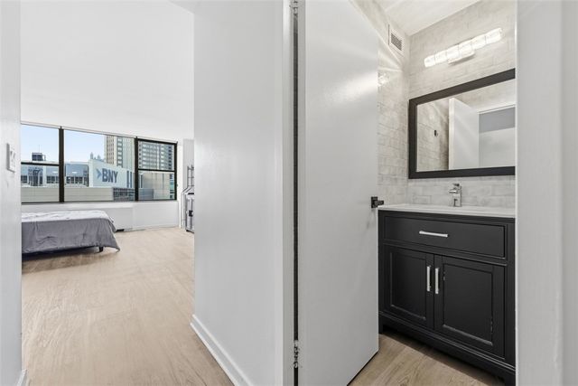 112 Washington Place 19C, Downtown Pgh, PA 15219