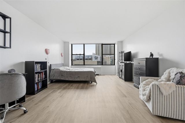112 Washington Place 19C, Downtown Pgh, PA 15219